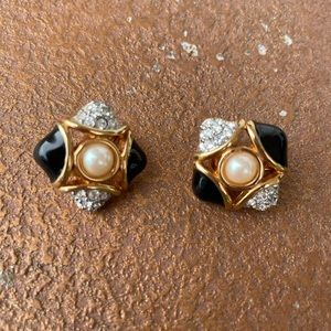 Swarovski Classic Pearl & diamond clip on earrings